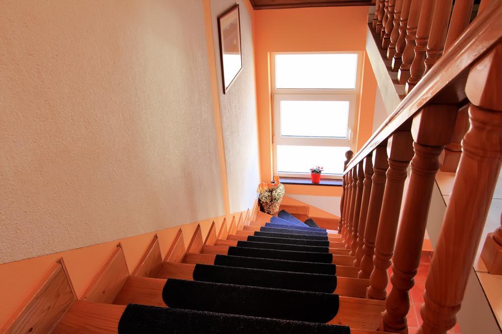Vila Julija - Apartment & Rooms โอโทชาส ภายนอก รูปภาพ